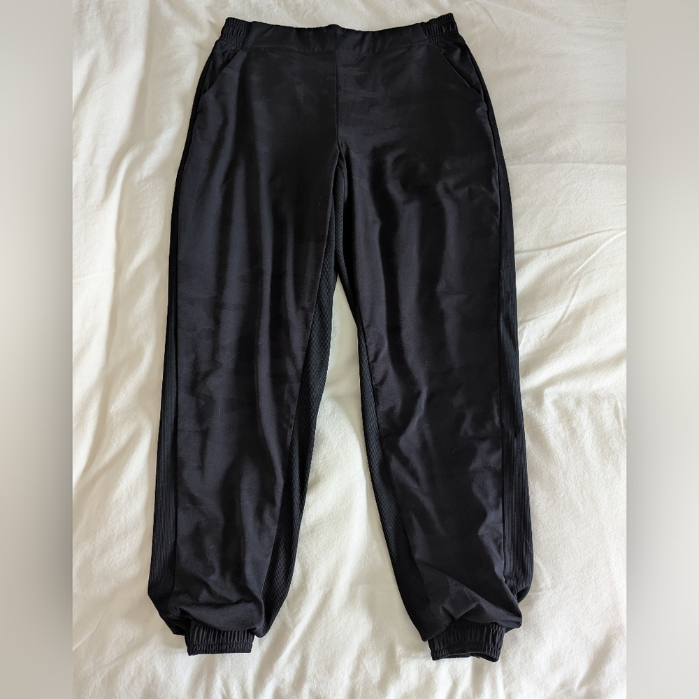 🔥ATHLETA🔥COZY LINED BROOKLYN JOGGER, BLACK/BLACK CAMO, SZ. 10, LK. NEW!